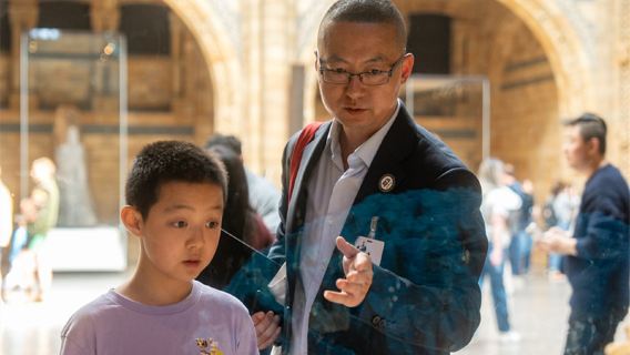 英國倫敦自然史博物館親子研學中文人員導覽 (2小時拼團/私人導覽+含門票+研學手冊+自然科學博士設計參觀動線)