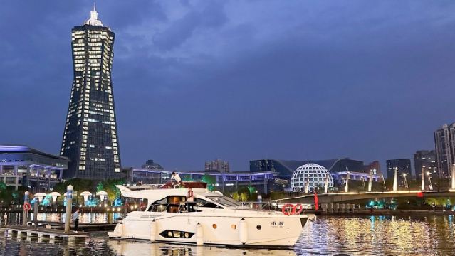 浙江杭州46尺豪華遊艇包船觀光大運河/錢塘江【可約想要的時間·商務接待生日派對求婚定制團建佈置】