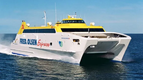 From Lanzarote: Round-Trip Ferry Transfer to Fuerteventura