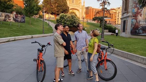 Madrid: tour guidato in bicicletta o e-bike con guida locale