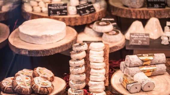 Lyon Old Town Food Tour with 6 French Delicacies & Fine Wine