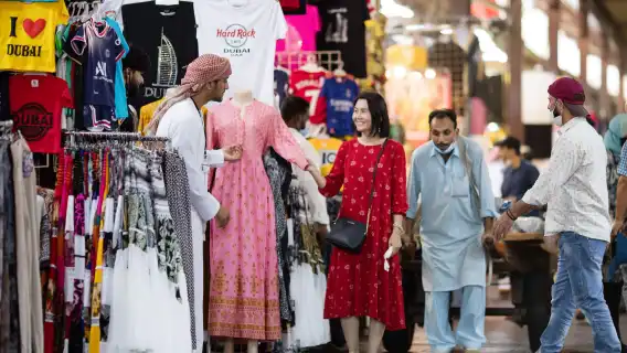 杜拜阿拉丁之旅 杜拜相框 博物館 露天市集 街頭美食 遊船