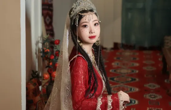 烏魯木齊Trip Moments【一對一跟拍航拍約拍陪拍寫真婚紗攝影攝像剪輯化妝服裝】