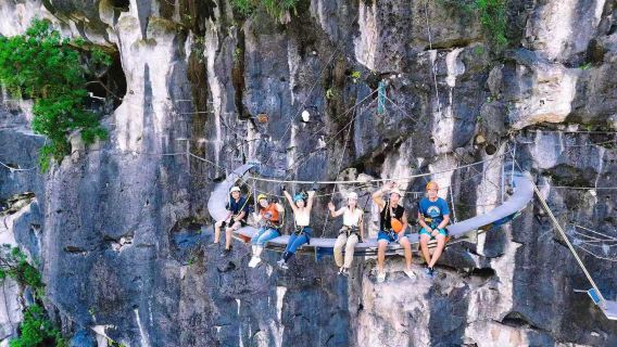 panjat tebing Via Ferrata Zipline Ladder Camp Pengalaman Mendalam Via Ferrata|Gameplay yang kaya|Ramah untuk pemula|Termasuk peralatan|Lawan dari Cinta Abadi|Transportasi yang nyaman|Dekat Sungai Yulong