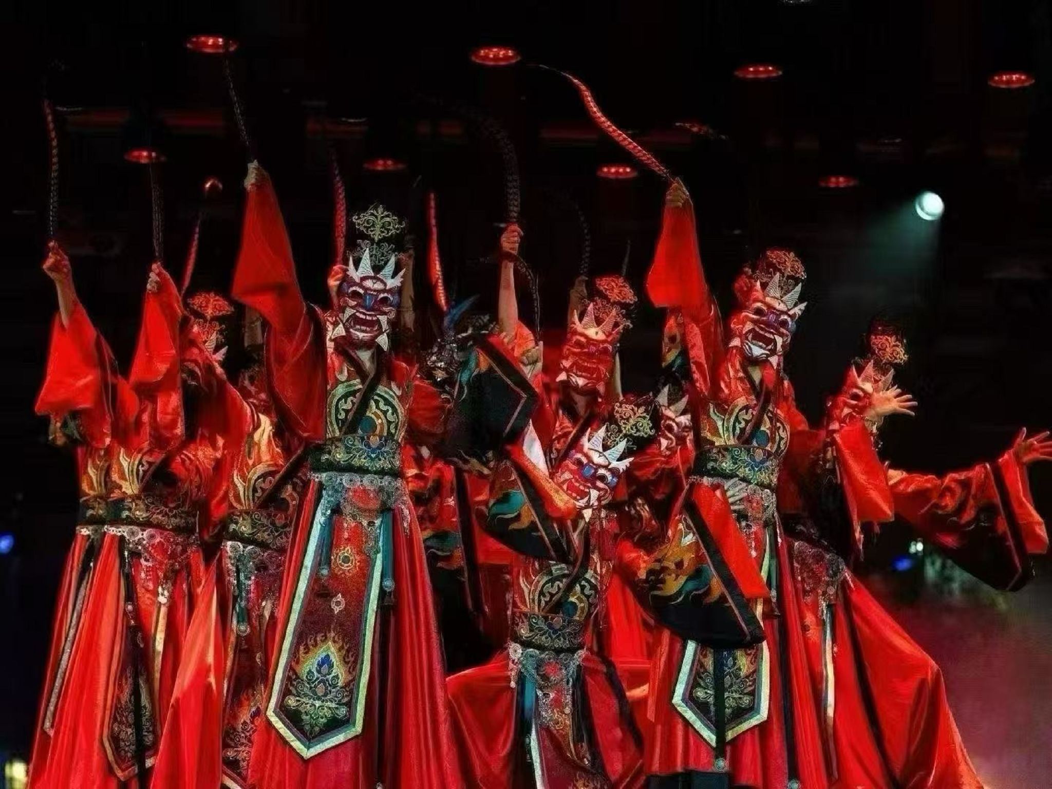 Nanchang Yun Jing · Yu Zhang Banchetto (Spettacolo culinario imperdibile a Nanchang + esperienza immersiva di danze millenarie + degustazione di cucina del Jiangxi + doppia festa per vista e palato)