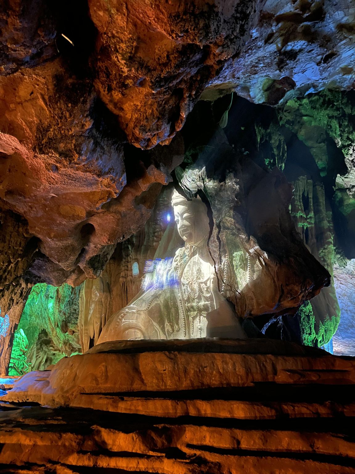 Jingdezhen Sculpture Porcelain Factory + Underground Ceramic World + Ceramic Art Avenue Taoxichuan day tour with English service available