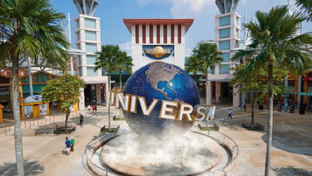 Sentosa One-Day Adventure: Universal Studios Singapore + S.E.A. Aquarium Private Charter Tour