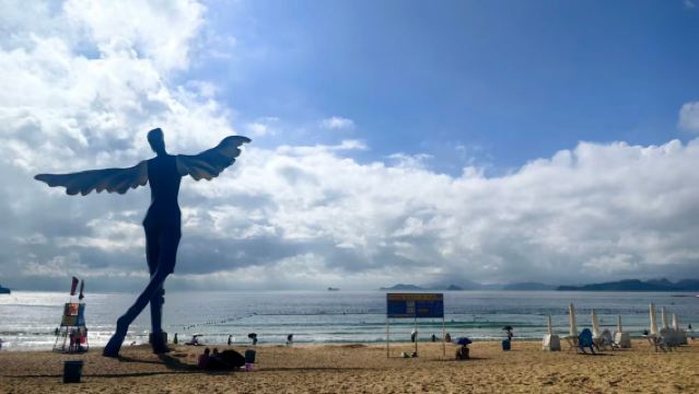 Shenzhen 1-day Tour: Dameisha Beach + Chung Ying Street + Diwang Sightseeing + Yacht (Small Group of 2-6 Travelers)