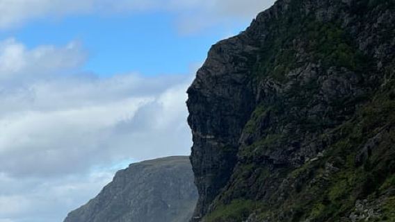 Måløy: Electric Minibus Tour to Kannesteinen