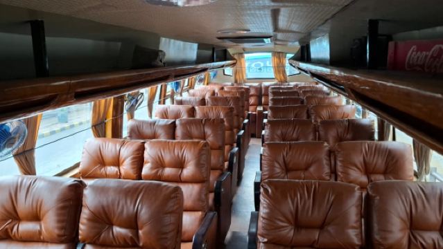 โปขรา-กาฐมาณฑุ โซฟาบัส