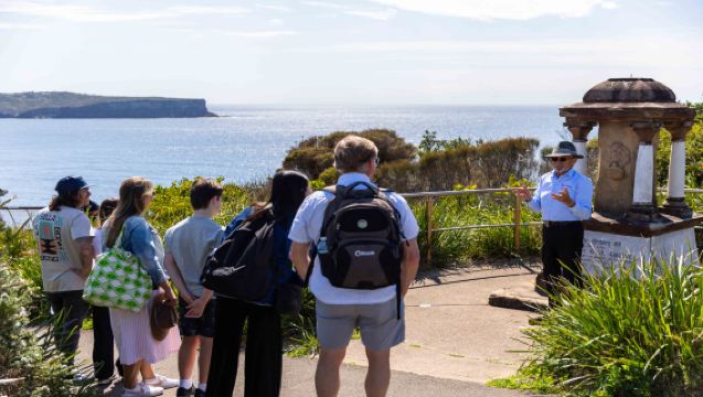 Sydney International Airport Pick-Up + Half-Day City & Beach Tour | Bilingual Service | Gratuities Included