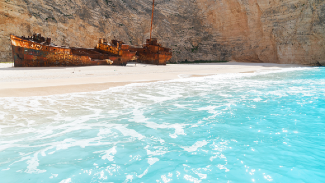 Zakynthos Bootstour in kleiner Gruppe: Schiffswrack-Strand, Mizithres & Schildkrötensichtung