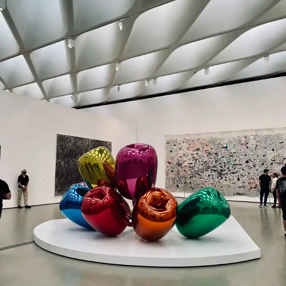 US] The Broad in Los Angeles 1.5-hr contemporary art guided tour