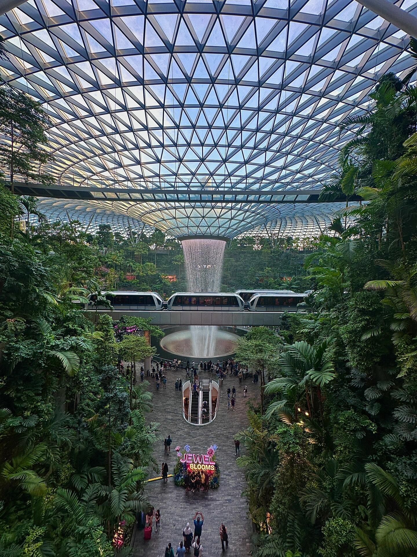 ทัวร์วันเดียว/ทัวร์หลายวัน Jewel Changi + Little India + Haji Lane + สถานีตำรวจ Old Hill Street พร้อ