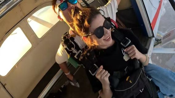 廣東深圳大鵬金沙灣4000公尺直升機海上跳傘海景雙人高空跳傘【4000公尺自由落體+專業高清視訊拍攝+視訊剪輯】