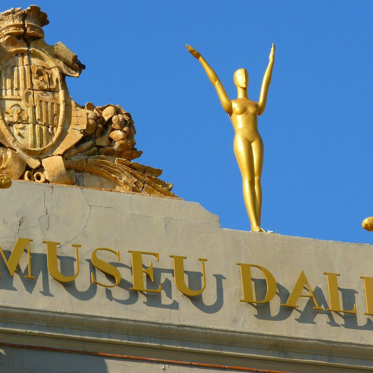 Teatro-Museo Dalí y Figueres: Entrada + Visita Guiada