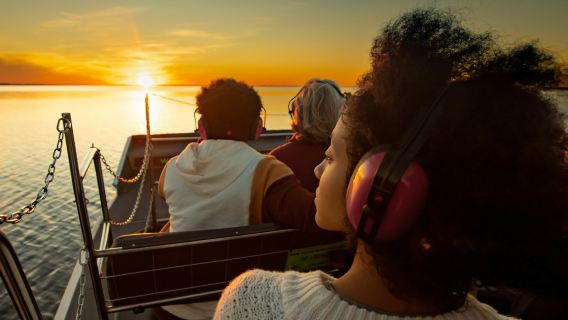Kissimmee: 1-Hr Boggy Creek Sunset Everglades Airboat Tour