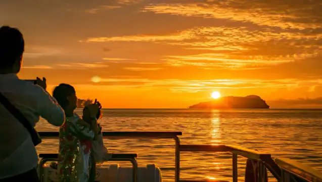 亞庇藍海之星|遊艇日落巡航+菲律賓樂隊+自助晚餐+上門接送