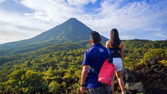 La Fortuna: Small-Group Arenal Volcano Expedition