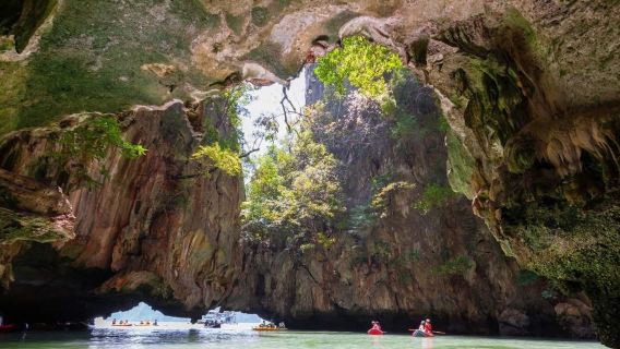 Excursión de un día a las islas 007, Phanak y Lawa en Phuket con almuerzo buffet y canoa