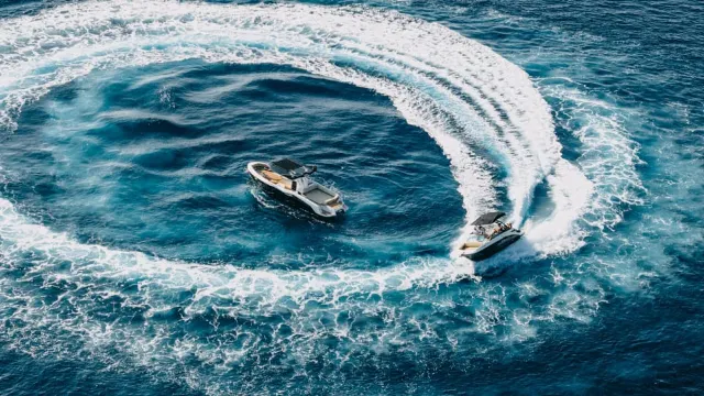 Milos Small Group Yacht Tour — Kleftiko Sarakiniko Poliegos