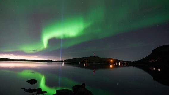 ทัวร์ชมแสงเหนือจากเรคยาวิก พร้อมภาพถ่ายและช็อกโกแลตร้อน