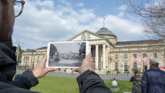 Future history guided walking tour