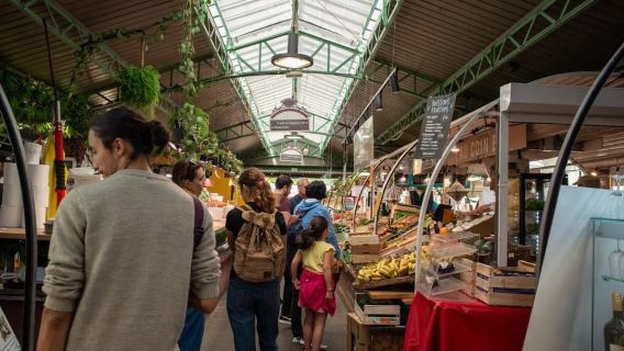 Parigi: tour gastronomico in bicicletta con visita al mercato domenicale locale