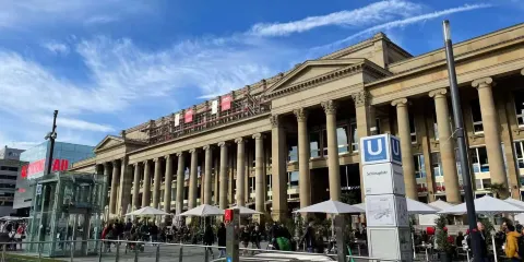 保時捷博物館+梅賽德斯-奔馳博物館+新王宮+宮殿廣場一日遊