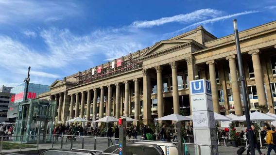 Porsche Museum + Mercedes-Benz Museum + New Palace + Palace Square 1-day tour