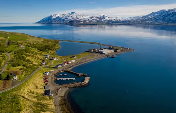冰島巨魔半島+鯡魚小鎮+豪加內斯+埃亞峽灣一日遊