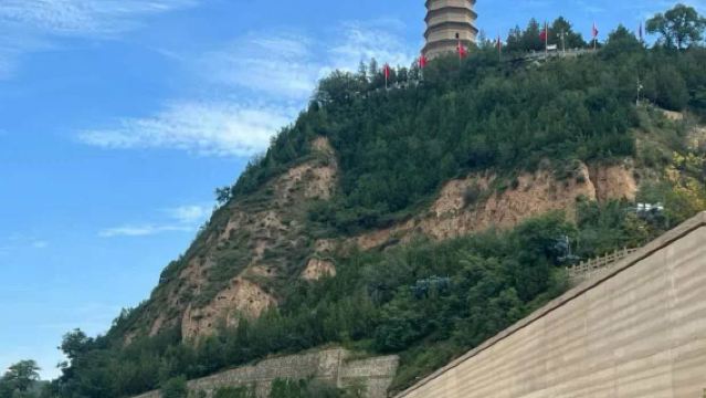 [Car Charter] Baota Mountain + Red Show Yan'an + Revolutionary Memorial Hall + Yangjialing City Day Tour by Car