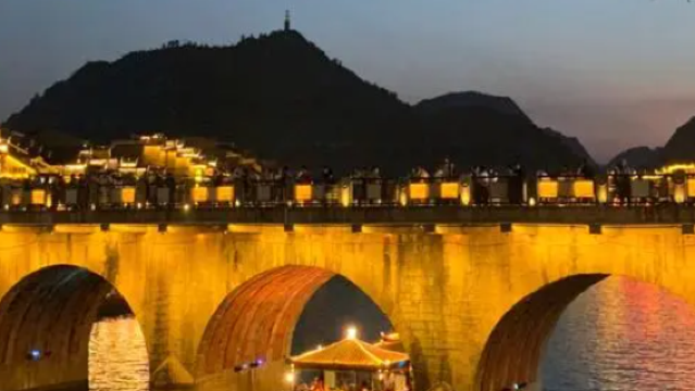 Excursión privada de un día desde Guiyang al antiguo pueblo de Zhenyuan, Cueva del Dragón Verde y Montaña Shiping