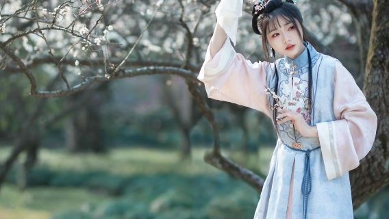 เชียนโกว ถ่ายรูปท่องเที่ยว[บริการถ่ายภาพและวิดีโอ ทั้งถ่ายภาพครอบครัว ภาพบุคคล ภาพคู่รัก วิดีโอสั้น วิดีโอโปรโมท ภาพบุคคล ภาพแต่งงาน พร้อมมอบไฟล์ต้นฉบับทั้งหมด]