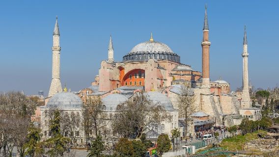 アヤソフィアガイドツアー/オプションで音声ガイド/英語ガイド付き（待ち時間なし入場チケット込み）