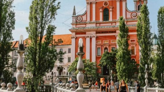 Croatia Zagreb + Istana Samobor + Jambatan Tiga sewaan peribadi lawatan sehari/Boleh disesuaikan