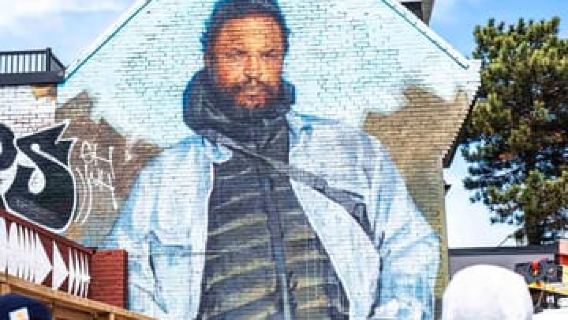 Toronto: Must Do NonTouristy Street Art Tour by local Artist