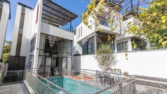 廣州方圓明月山溪別墅KTV燒烤·過夜露營【從化營地「泡溫泉+唱K+燒烤+麻將」團建】