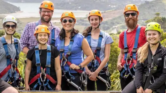 ทัวร์ผจญภัยซิปไลน์ในป่าที่เกาะไวเฮเกะ เมืองโอ๊คแลนด์ ประเทศนิวซีแลนด์ 12705