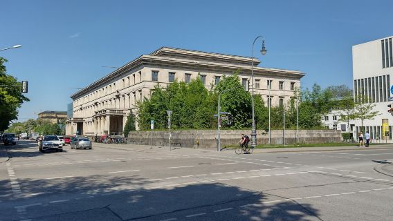 Third Reich: Art, Artists and Ideology behind the scenes