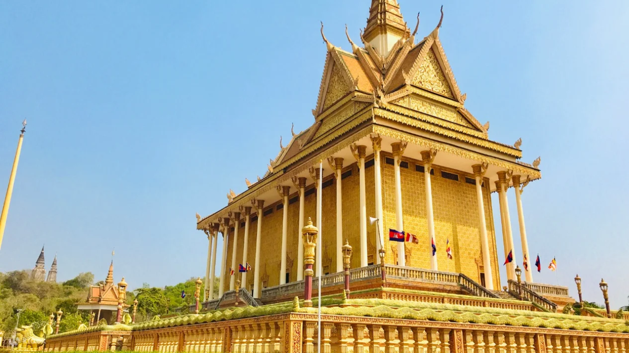 Phnom Penh - Oudong Mountain - Full Day Tour