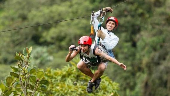 Baños: Ziplining Kanopi di Taman Petualangan Puntzan
