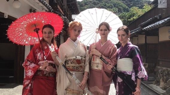Kyoto: Kimono Rental and Guided Tour with Local Guide