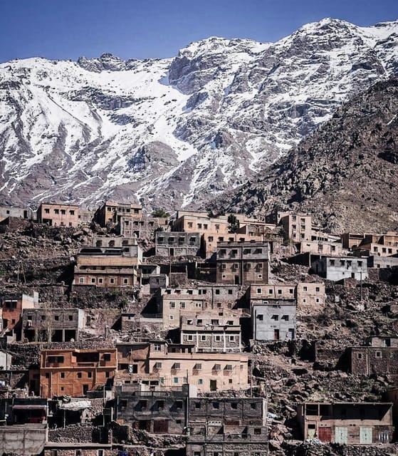 Dîner dans les montagnes de l'Atlas et le désert d'Agafay : un voyage majestueux