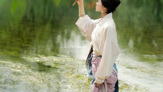 Deqing travel photo shoot[Mogan Mountain/Xinshi Ancient Town photography services including companion photography, aerial photography, and multilingual translation photographer guide]