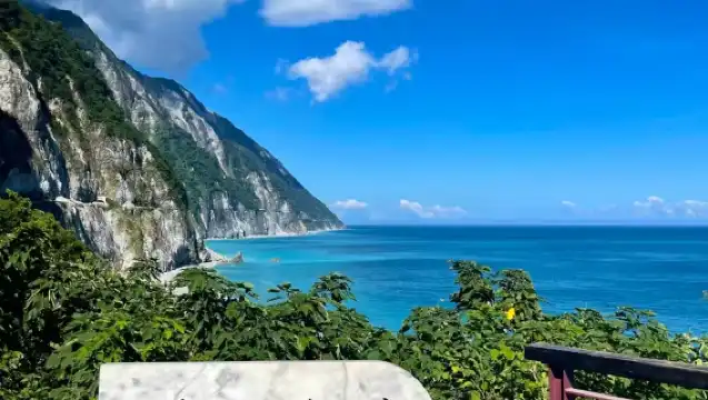 Taiwan Hualien point-to-point transfers + private charter to popular attractions/customized itineraries