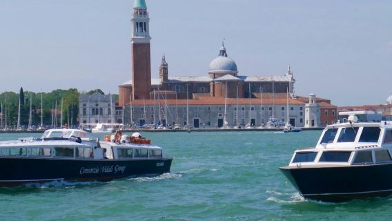 Trasferimento in barca da Piazzale Roma a San Marco con guida