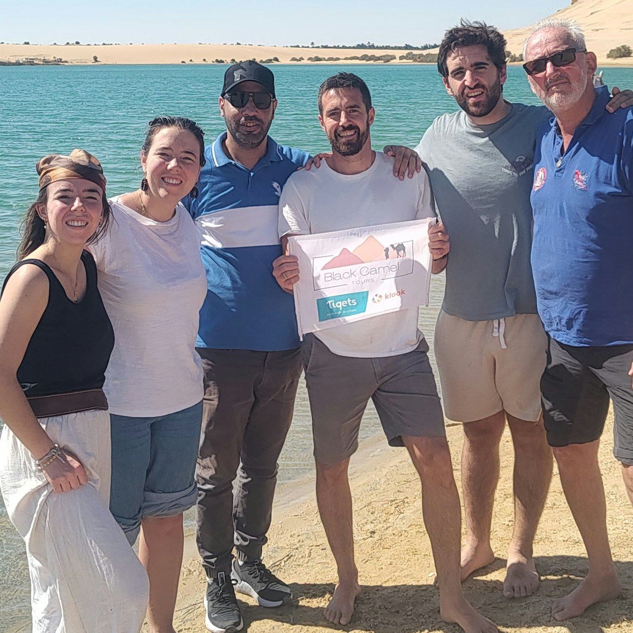 Black & White Desert: 2-Day Tour from Cairo + Bedouin Camp, Stargazing & Meals