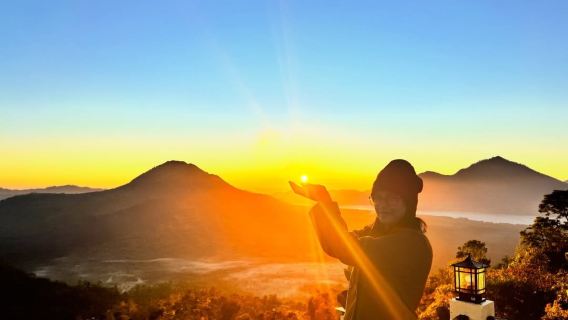 Trekking al amanecer en el monte Batur con traslado al hotel