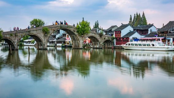 Minivan | Guida in inglese | Tour giornaliero a Zhujiajiao + Oriental Pearl Tower + Crociera sul fiume Huangpu